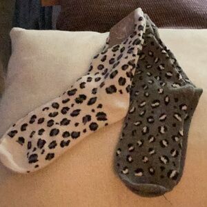🖤NWT Set of Brand New 2 Pairs of Leopard Style Socks Fun To Wear 🖤